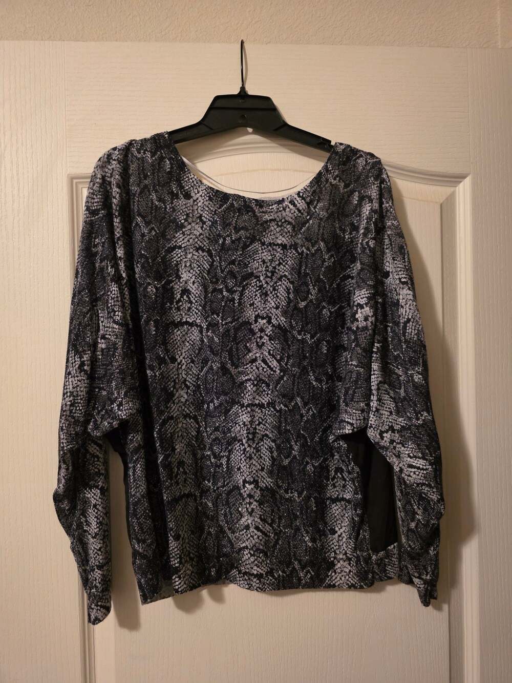INC International Concepts Snake Skin Top Grey Black Long Sleeve Large